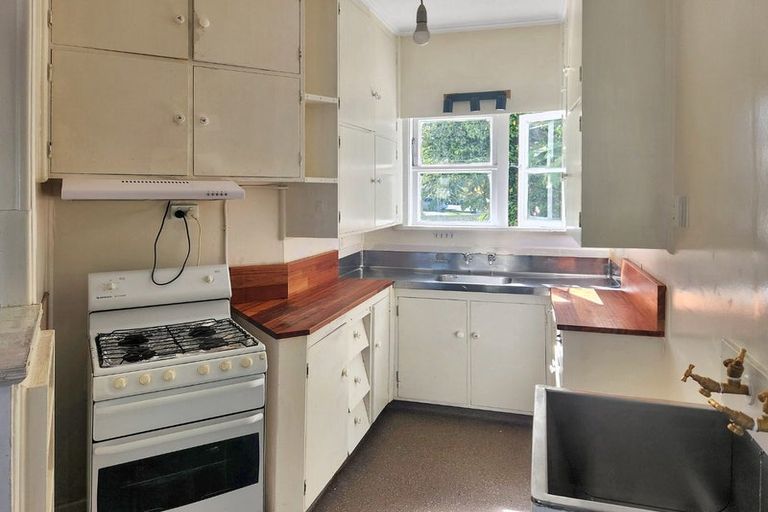 Photo of property in 66 Hall Crescent, Epuni, Lower Hutt, 5011