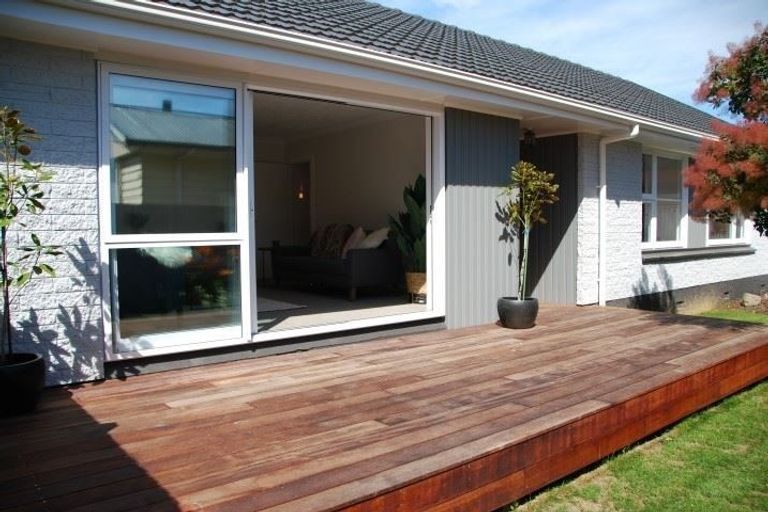 Photo of property in 45 Emlyn Place, Avondale, Christchurch, 8061