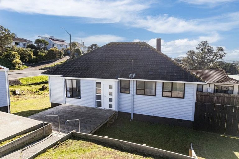Photo of property in 1a Stephen Street, Tawa, Wellington, 5028