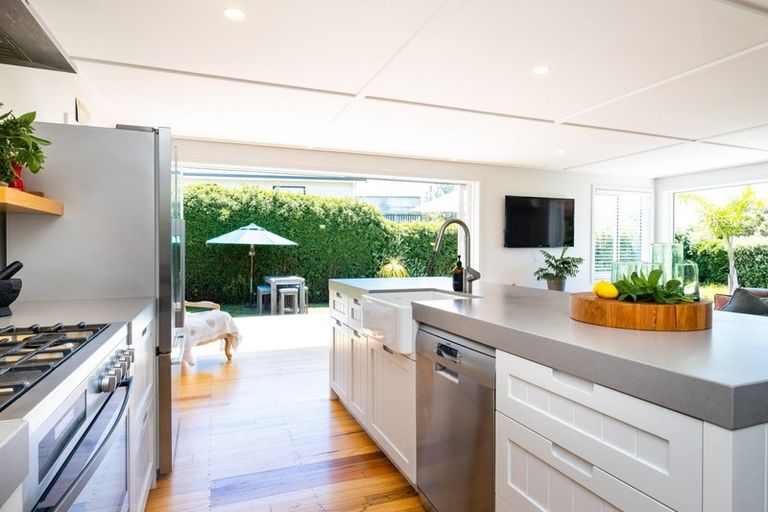 Photo of property in 19 Harper Road, Waimarama, 4294