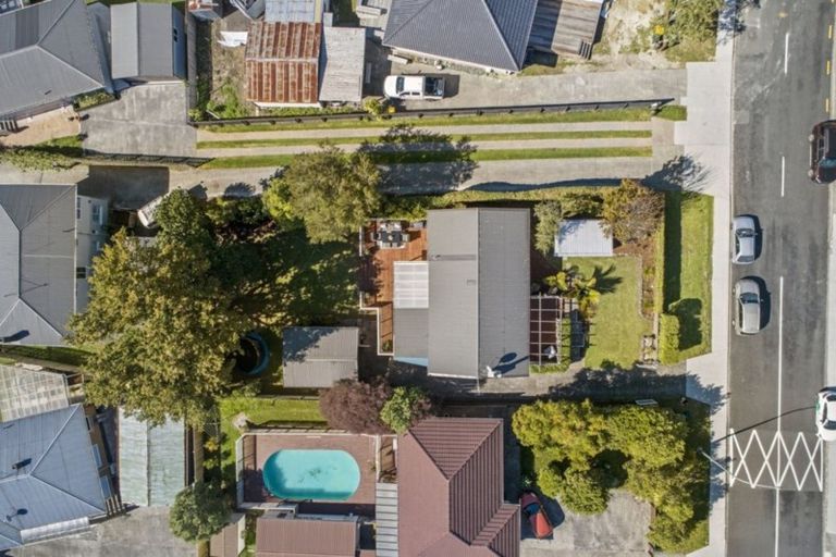 Photo of property in 24 La Rosa Street, Green Bay, Auckland, 0604