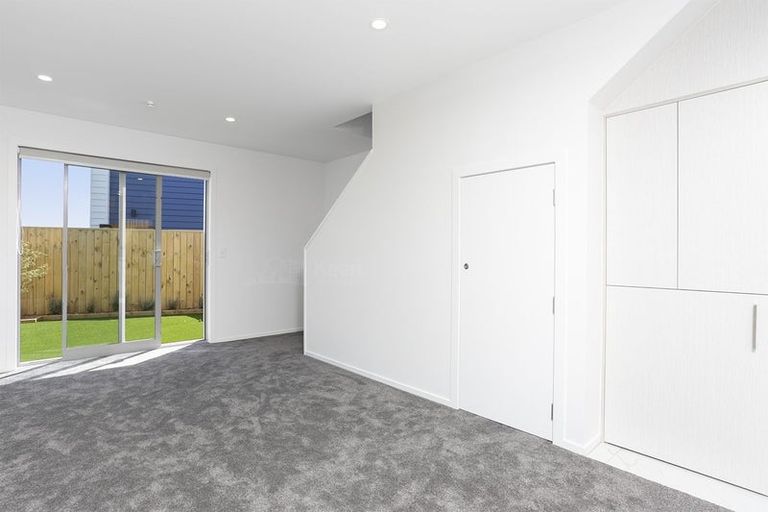 Photo of property in 6/22 Denver Avenue, Sunnyvale, Auckland, 0612