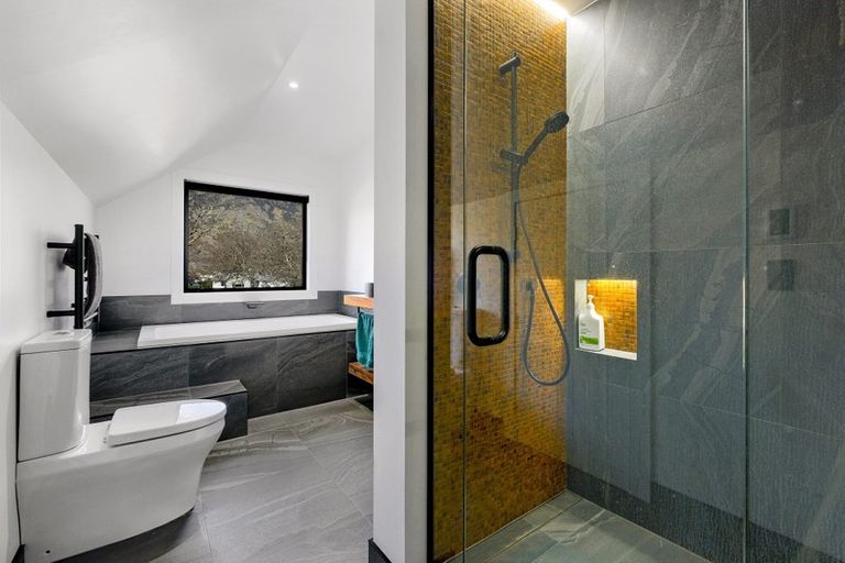 Photo of property in 13-13a Quarry Place, Lake Hayes, Queenstown, 9304