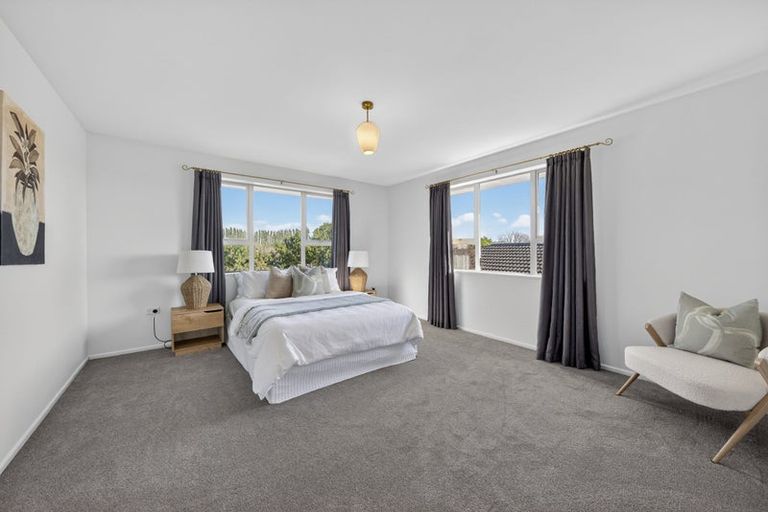 Photo of property in 31 Willowview Drive, Redwood, Christchurch, 8051