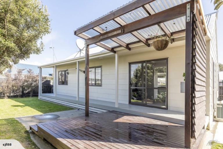 Photo of property in 6a Perrin Place, Kelvin Grove, Palmerston North, 4414