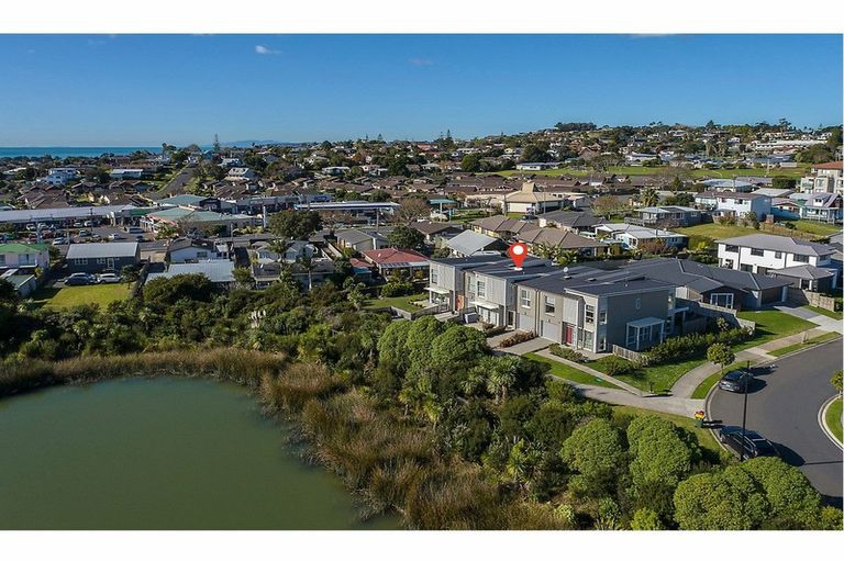 Photo of property in 5 Couldrey Crescent, Red Beach, 0932