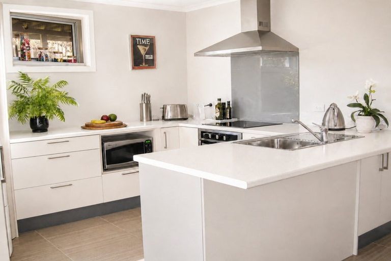Photo of property in 29 Eskdale Road, Papakowhai, Porirua, 5024