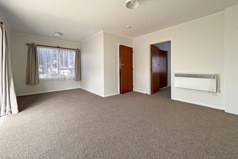 Photo of property in 2/154 Onepu Road, Lyall Bay, Wellington, 6022
