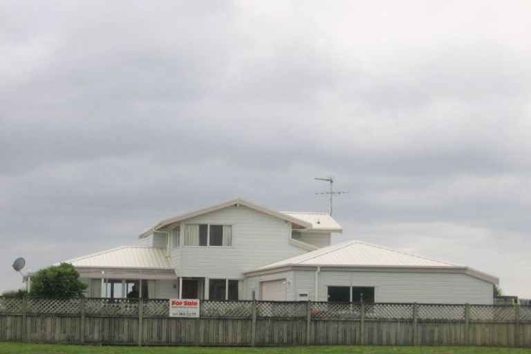 Photo of property in 128 Puka Crescent, Matarangi, Whitianga, 3592