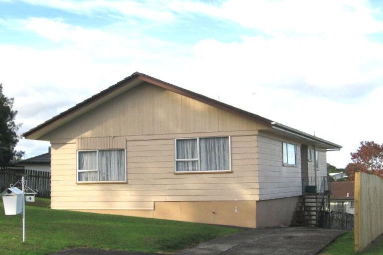 Photo of property in 4 Mile Place, Henderson, Auckland, 0612