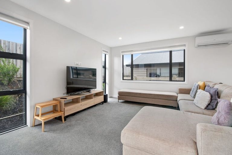 Photo of property in 54 Paparahi Place, Wainui, Silverdale, 0992