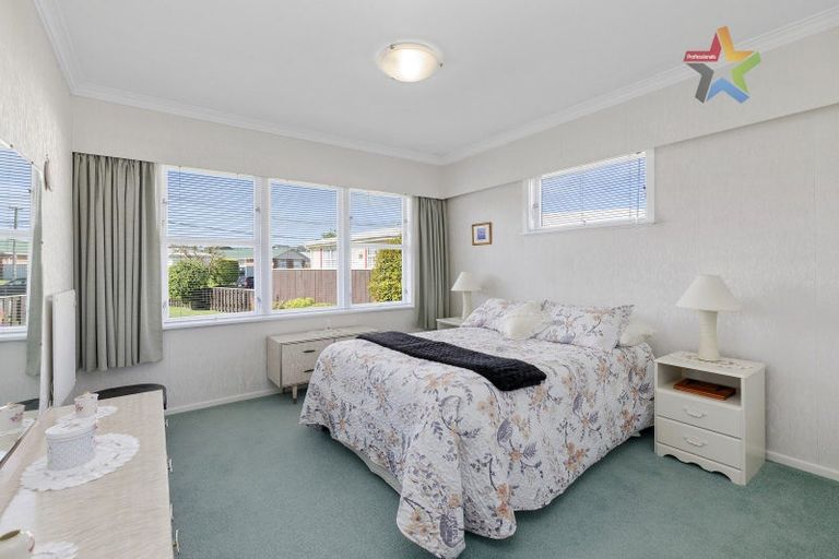Photo of property in 33 Rosebank Avenue, Avalon, Lower Hutt, 5011