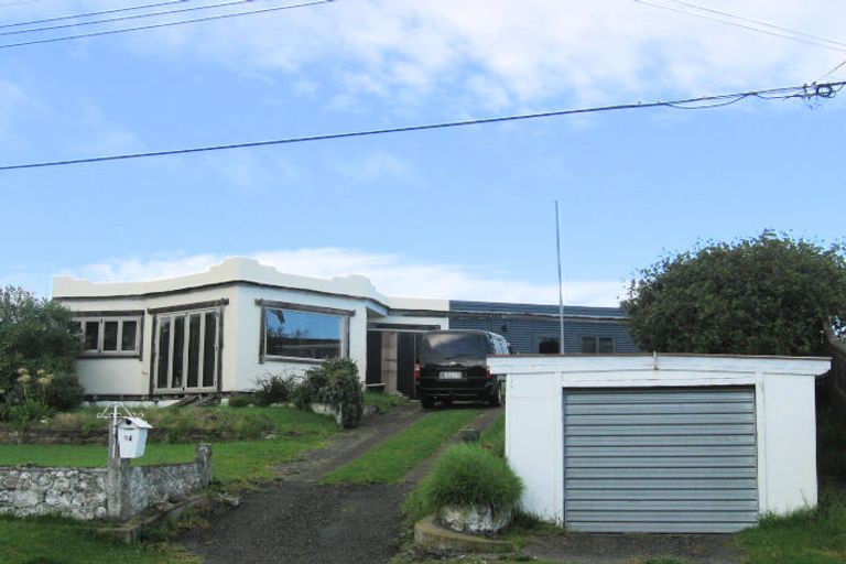 Photo of property in 14 Eatwell Avenue, Paraparaumu Beach, Paraparaumu, 5032