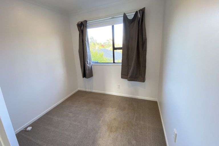 Photo of property in 3 Contessa Drive, Glenfield, Auckland, 0629