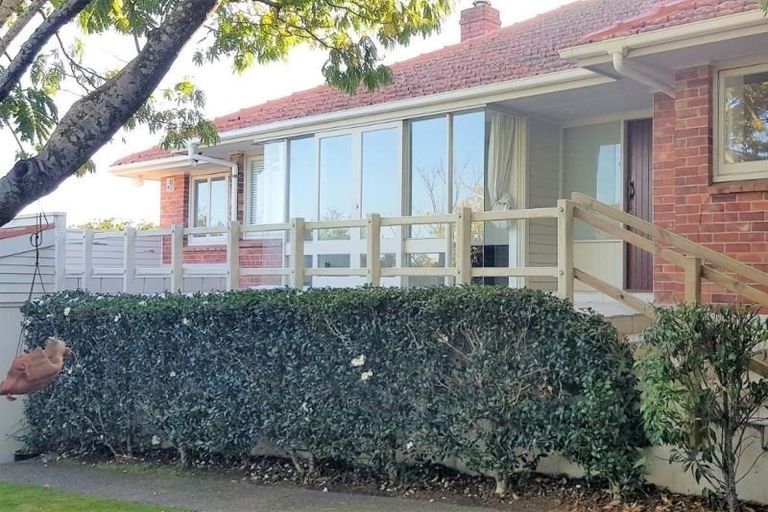 Photo of property in 36 Rewi Street, Torbay, Auckland, 0630