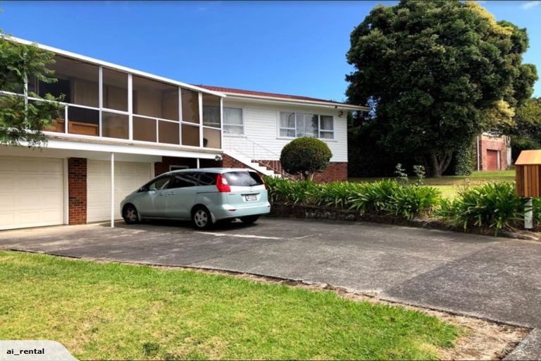 Photo of property in 3 Larne Avenue, Pakuranga Heights, Auckland, 2010