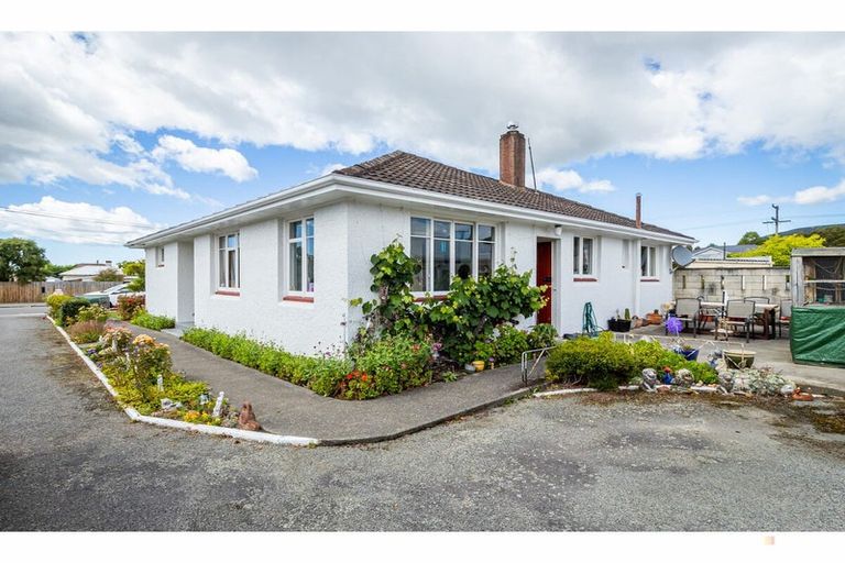Photo of property in 52 Opie Street, Waimate, 7924