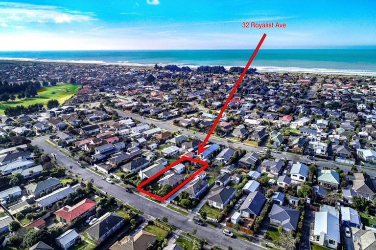 Photo of property in 32 Royalist Avenue, North New Brighton, Christchurch, 8083