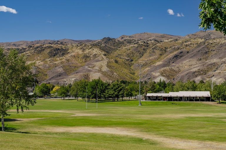 Photo of property in 35 Cairnmuir Crescent, Cromwell, 9310