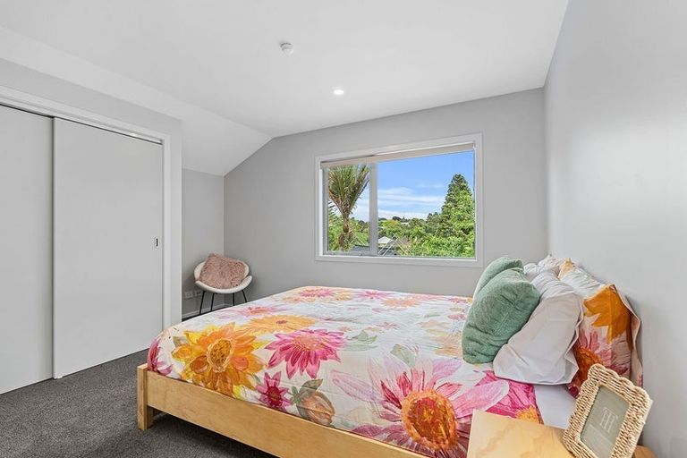 Photo of property in 5 Awanui Street, Merrilands, New Plymouth, 4312
