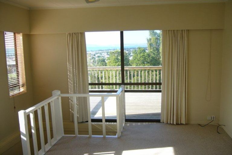 Photo of property in 24 Colenso Avenue, Hospital Hill, Napier, 4110