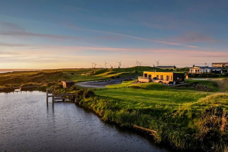 Photo of property in 21 Rosemount Road, Waverley, 4591