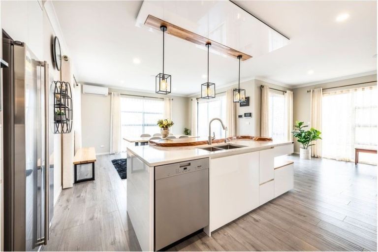 Photo of property in 4 Drumconnell Drive, Flat Bush, Auckland, 2019