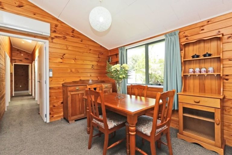 Photo of property in 8a Nimon Street, Havelock North, 4130