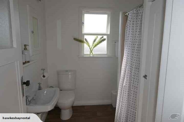 Photo of property in 4/541 Marine Parade, Napier South, Napier, 4110