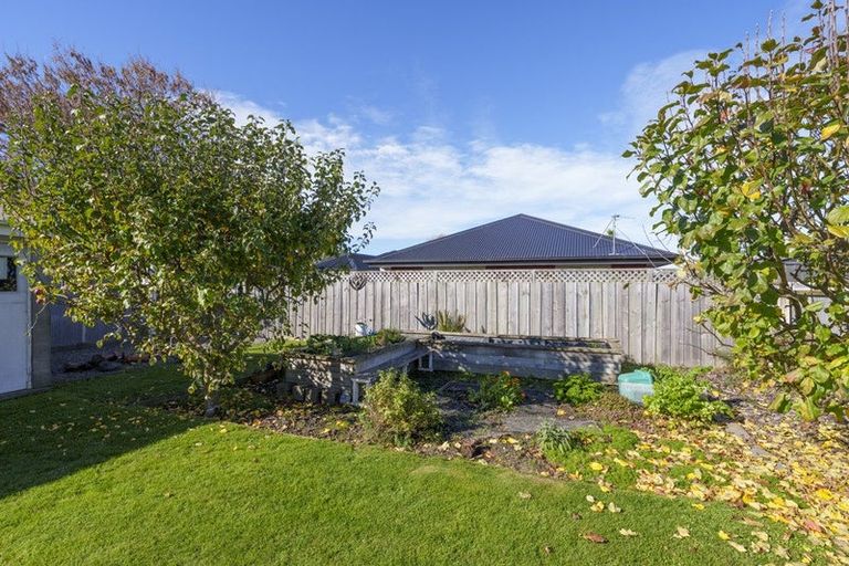 Photo of property in 5 Leacroft Street, Bishopdale, Christchurch, 8053
