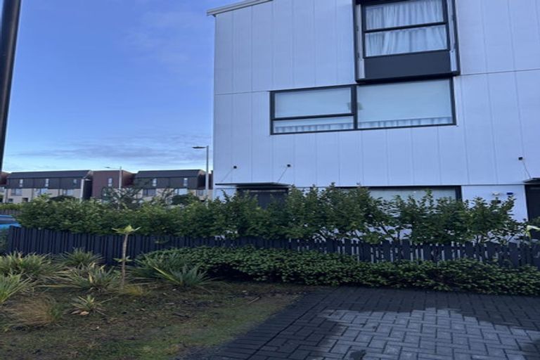 Photo of property in 1/73 Hobsonville Point Road, Hobsonville, Auckland, 0616