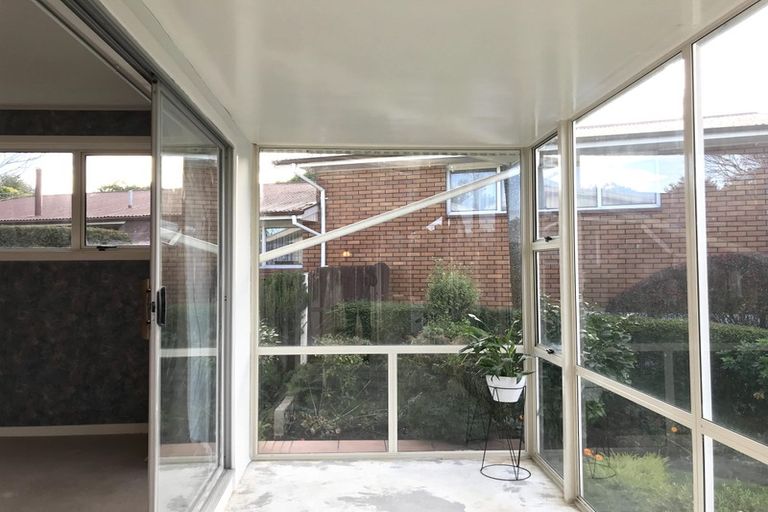 Photo of property in 14 Parkview Place, Avonhead, Christchurch, 8042