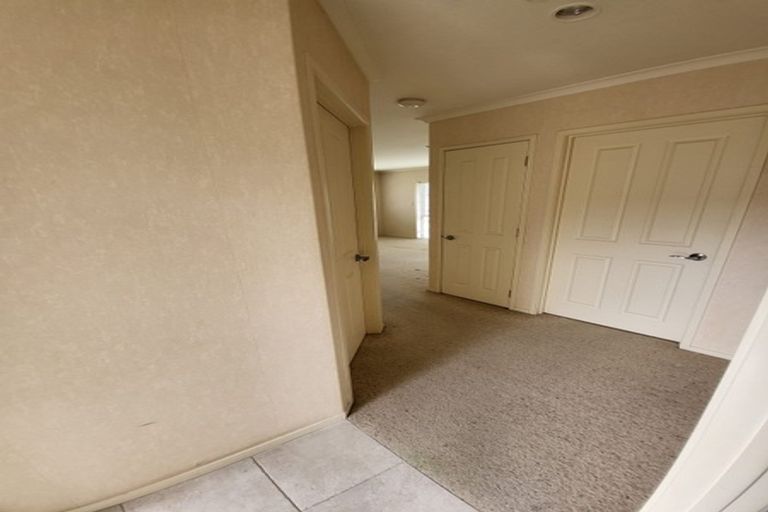 Photo of property in 19 Ballymore Drive, Pinehill, Auckland, 0632