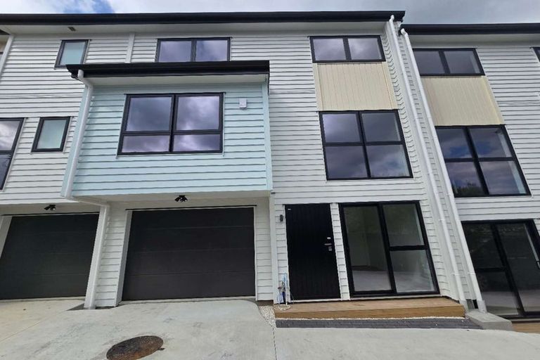 Photo of property in 28 Alberta Street, Point Chevalier, Auckland, 1022