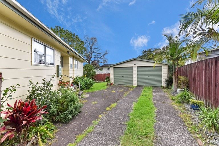 Photo of property in 18 Limond Street, Randwick Park, Auckland, 2105