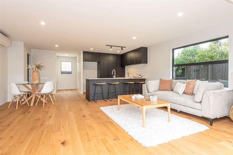 Photo of property in 1/117 Hills Road, Edgeware, Christchurch, 8013