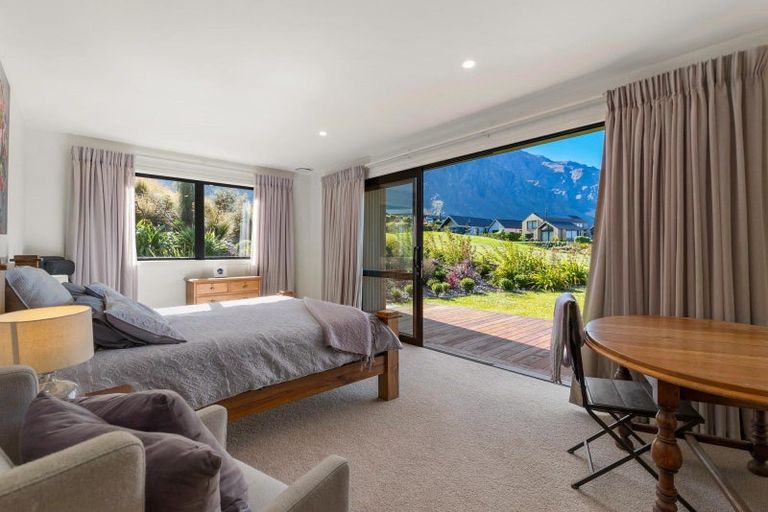 Photo of property in 9 Arran Lane, Jacks Point, Queenstown, 9371
