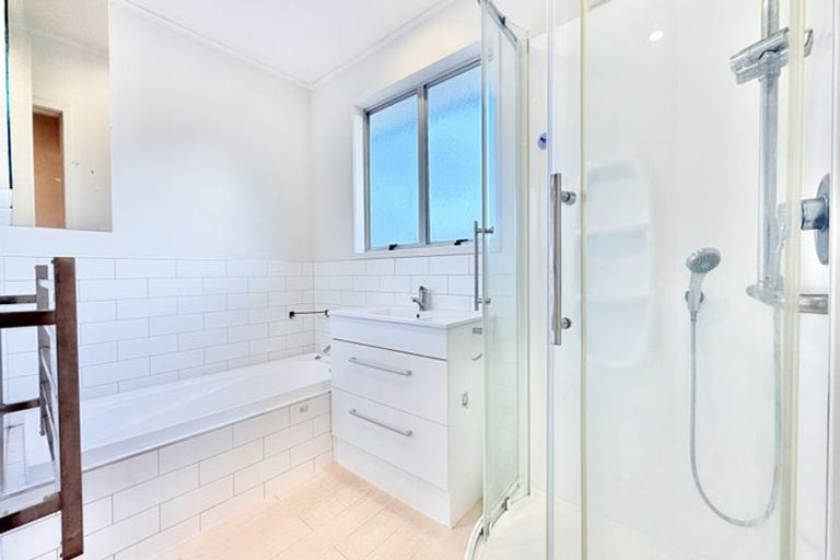 Photo of property in 109 Mackay Drive, Greenhithe, Auckland, 0632