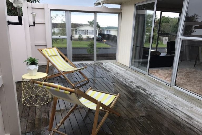 Photo of property in 25 Allington Road, Massey, Auckland, 0614