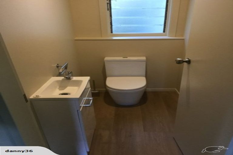 Photo of property in 72 Oxford Street, Tawa, Wellington, 5028