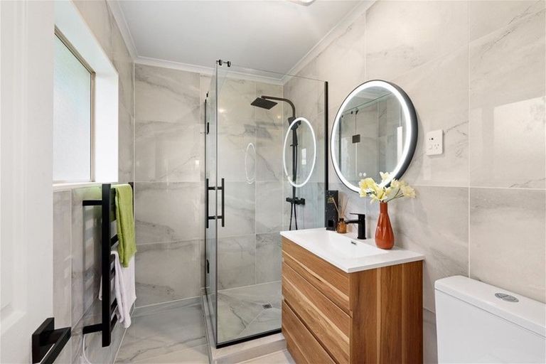 Photo of property in 36 Fleetwood Drive, Henderson, Auckland, 0612