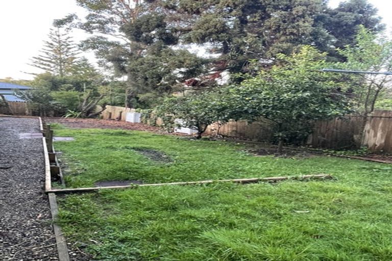 Photo of property in 1/10 Halder Place, Torbay, Auckland, 0632