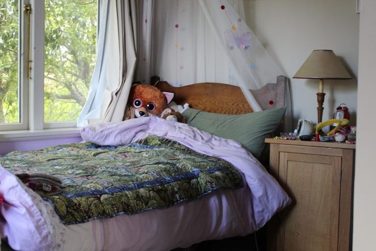 Photo of property in 10 Chisenhall Street, Karori, Wellington, 6012