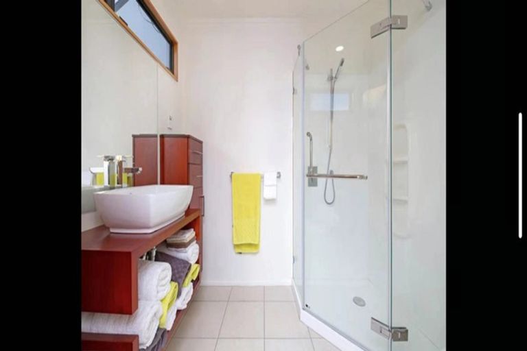 Photo of property in 48 Loloma Drive, Half Moon Bay, Auckland, 2012