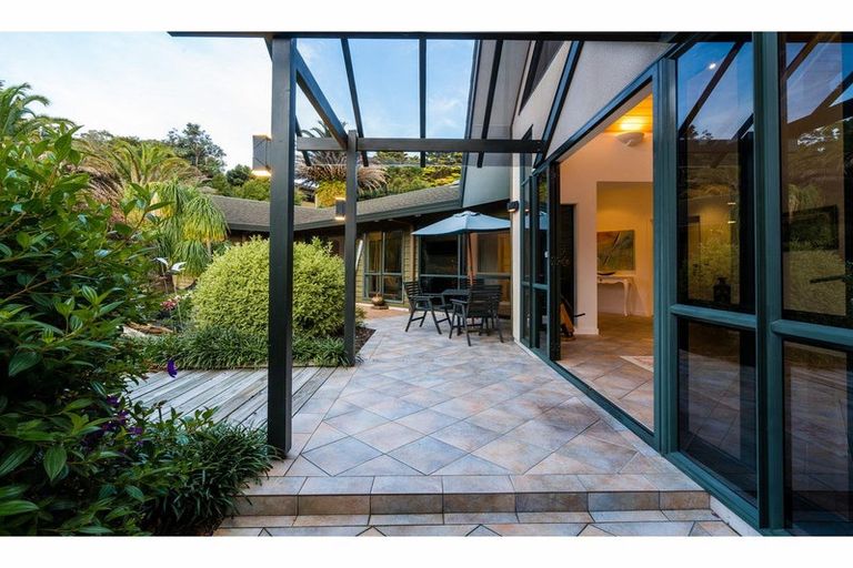 Photo of property in 2 Doves Bay Road, Kerikeri, 0294