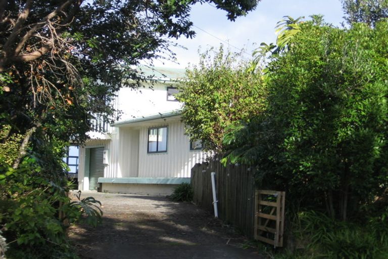 Photo of property in 6 Barrier View Road, Leigh, 0985