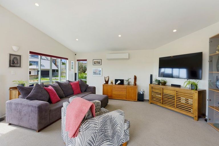 Photo of property in 4 Tahi Road, Paraparaumu Beach, Paraparaumu, 5032