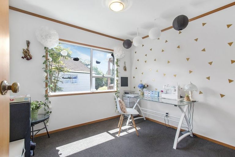 Photo of property in 7 Elmira Place, Browns Bay, Auckland, 0630