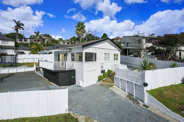 Photo of property in 62 Glencoe Road, Browns Bay, Auckland, 0630