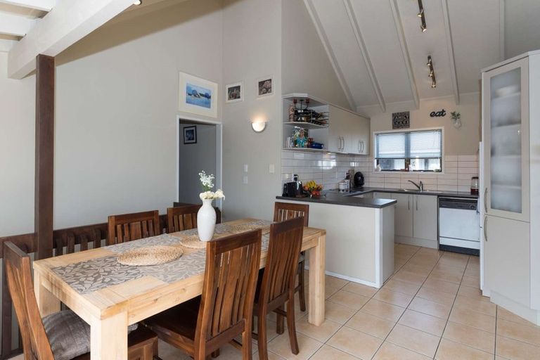 Photo of property in 28 Venus Place, Half Moon Bay, Auckland, 2012